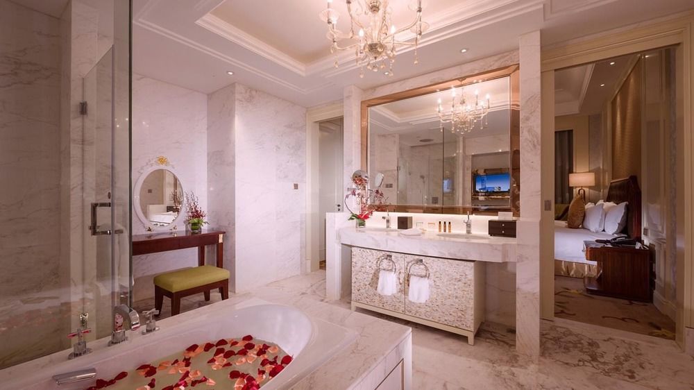 Haili New Century Grand Hotel Haiyan Extérieur photo